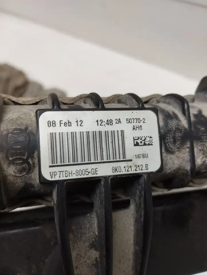 Audi A7 S7 4G (2010 - 2014) 8K0121212B Радиатор охлаждающей жидкости двигателя — фото 2