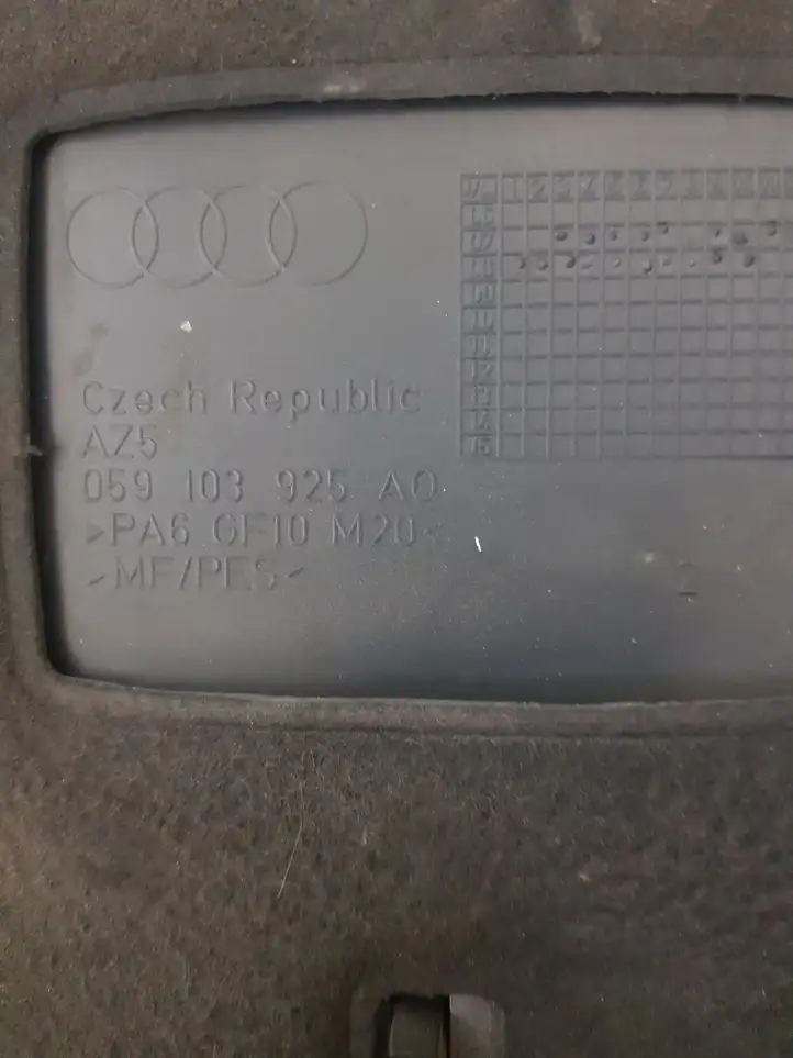 Audi A4 S4 B8 8K (2007 - 2011) 059103925AQ Крышка двигателя декоративная — фото 3
