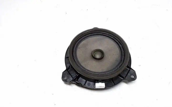 Toyota Yaris (2005 - 2009) 861600D190 Динамики задних дверей — фото 1