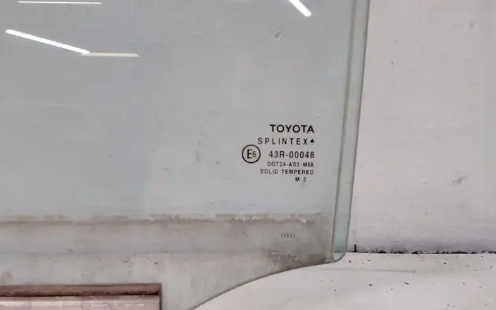 Toyota Yaris (2005 - 2009) 43R00048 Стекло задней двери — фото 2