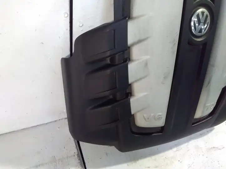 Volkswagen Touareg I (2002 - 2010) 059103925BD Крышка двигателя декоративная — фото 4