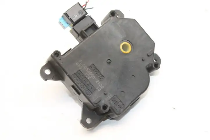 Toyota RAV 4 (XA40) (2012 - 2018) PLS0638002180 Двигатель задвижки потока воздуха — фото 1