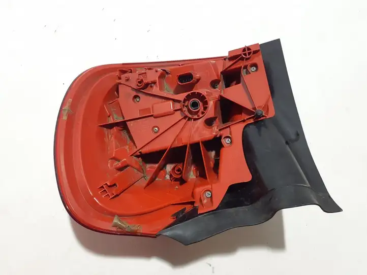 Mercedes-Benz GLA W156 (2013 - 2017)  A1569061958 Задний фонарь в кузове