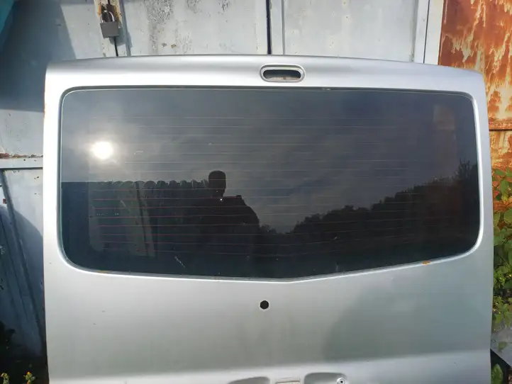 Renault Trafic II (X83) (2002 - 2014) Стекло двери багажника — фото 1