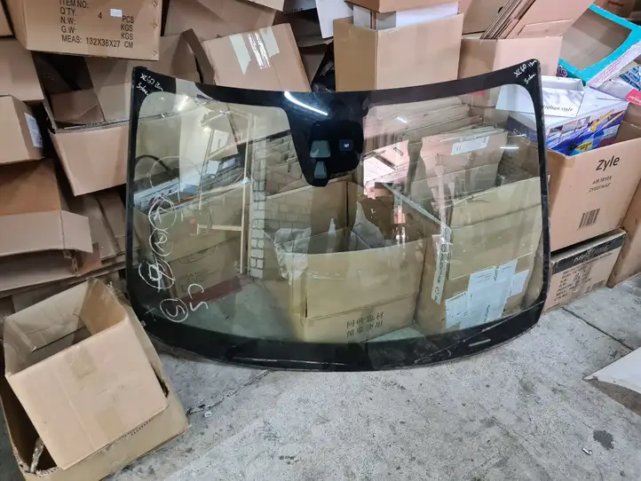 Volvo XC60 (2008 - 2013)   Переднее стекло