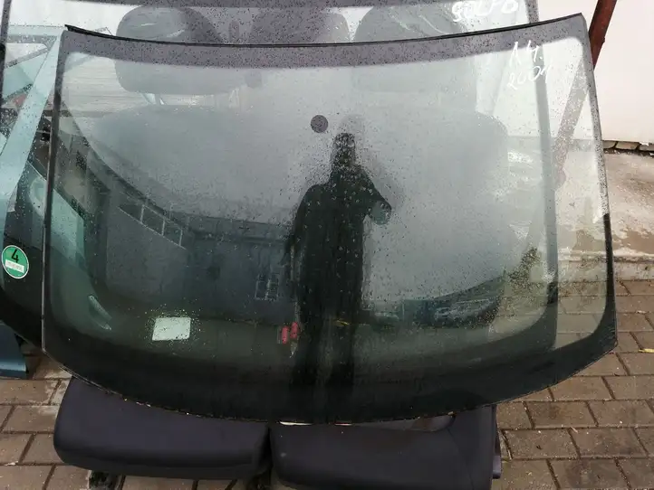 Audi A4 S4 B6 8E 8H (2000 - 2006) Переднее стекло — фото 1