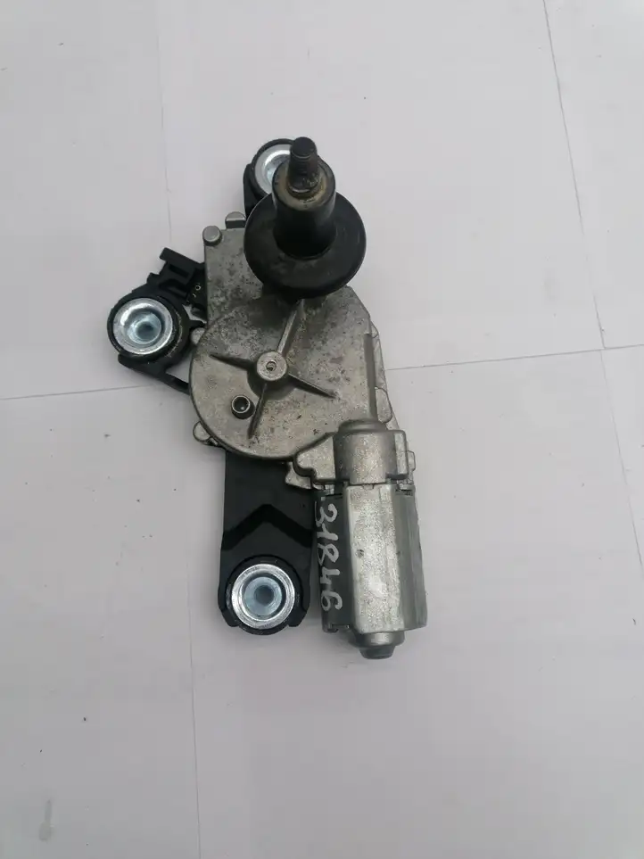 Ford Focus (2005 - 2008) 3M51R17K411AD Двигатель стеклоочистителя заднего стекла — фото 3