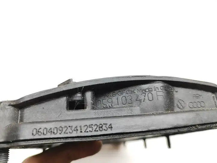 Audi A4 S4 B8 8K (2007 - 2011) 059103470R Крышка головки блока цилиндров — фото 3