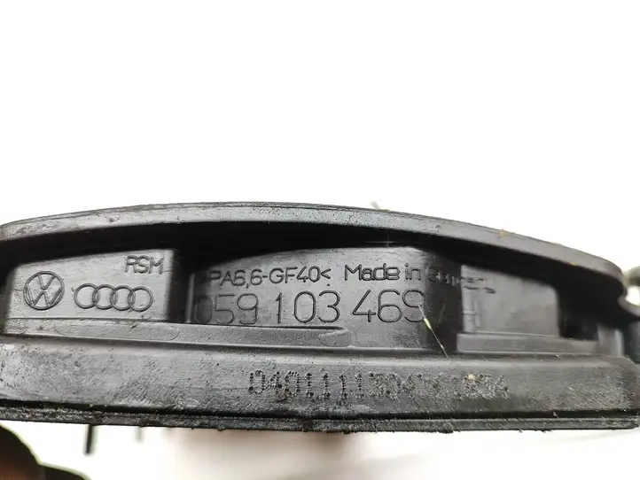 Audi A4 S4 B8 8K (2007 - 2011) 059103469AH Крышка головки блока цилиндров — фото 3