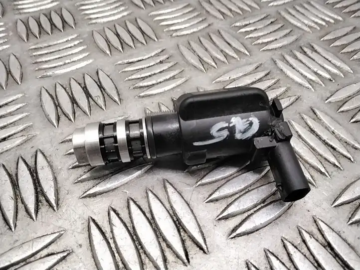 Audi Q5 (2017 - )  05L906455A Клапан (клапаны)