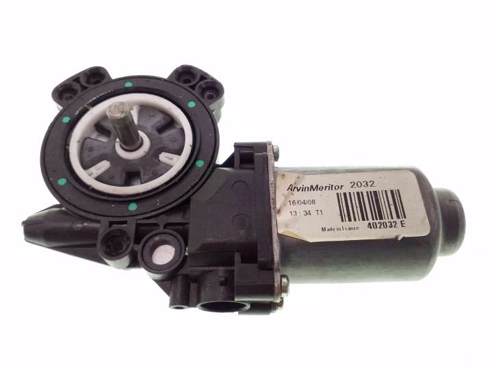 402032E Nissan Qashqai Priekinis varikliukas langų pakėlėjo