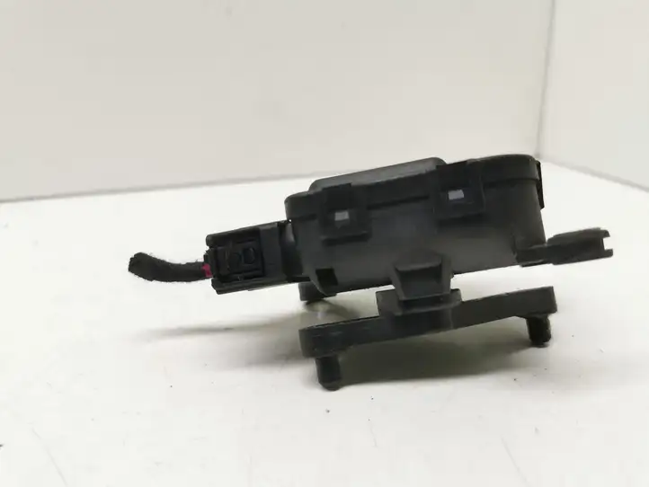 Audi A6 (1997 - 2001)  01328011254 Двигатель задвижки потока воздуха