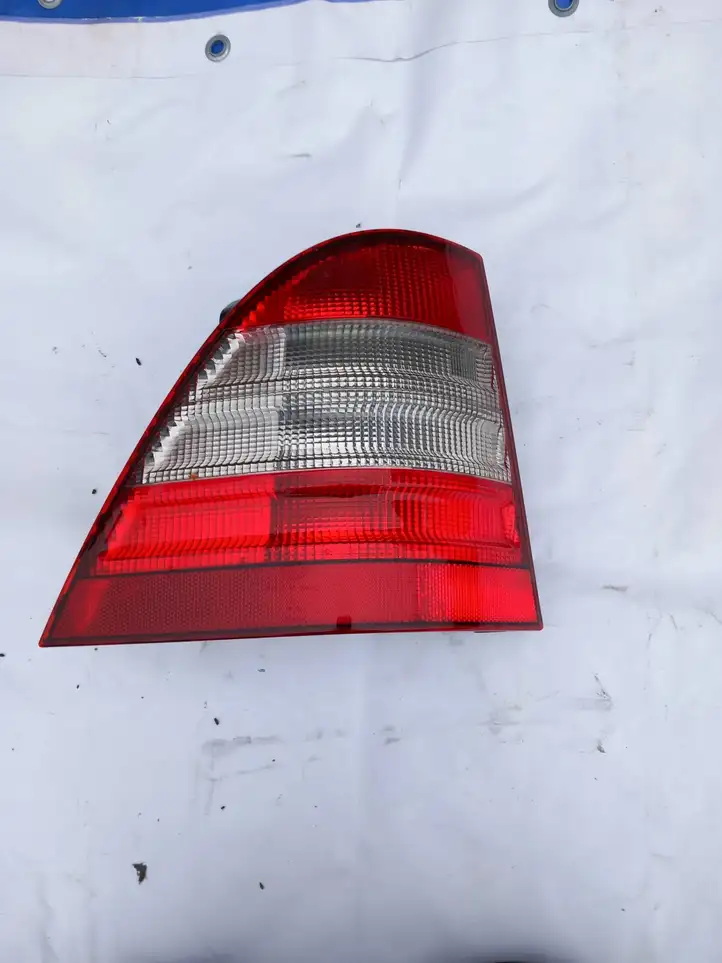 Mercedes-Benz ML W163 (1997 - 2005) A1638200164 Задний фонарь в кузове — фото 1