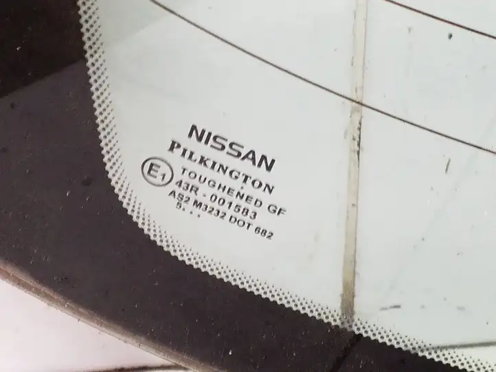 Nissan Almera N16 (2000 - 2010) 43R001583 Заднее стекло — фото 3