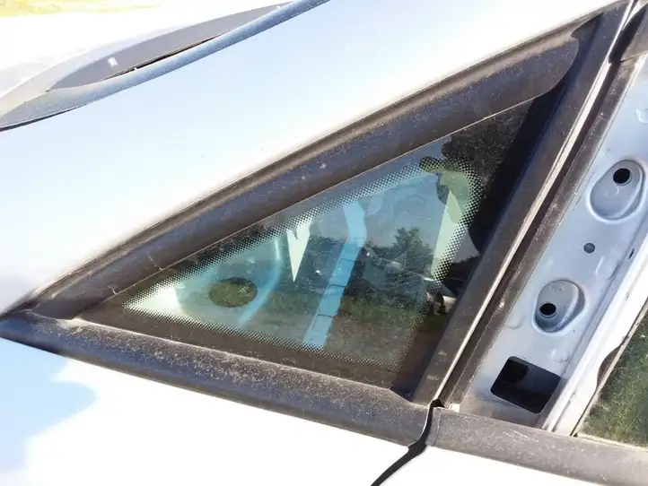 Seat Altea (2004 - 2009) Треугольное стекло кузова — фото 1