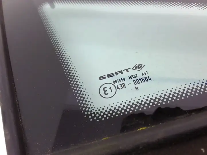 Seat Ibiza IV (6J,6P) (2008 - 2017) Треугольное стекло кузова — фото 3
