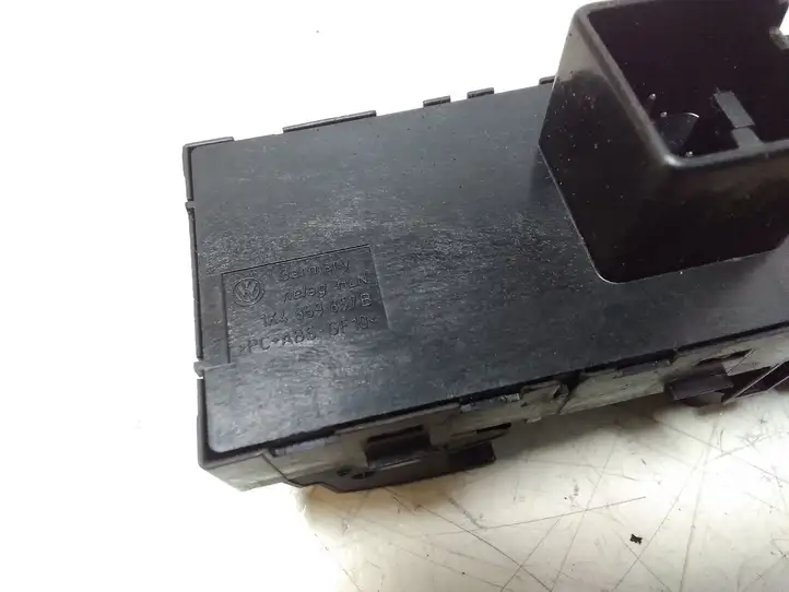 Volkswagen Tiguan (2007 - 2011) 1K4959857B Блок кнопок стеклоподъемников — фото 4