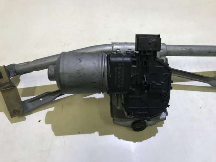 Citroen C5 (2001 - 2004)  0390241701 Двигатель стеклоочистителей
