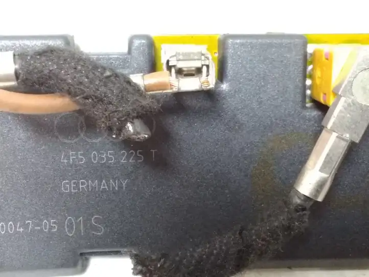 Audi A6 S6 C6 4F (2004 - 2008) 4F5035225T Усилитель антенны — фото 2