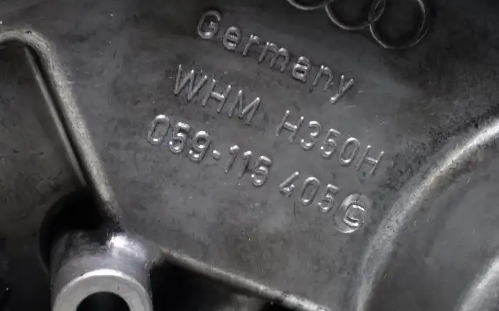 Audi A6 S6 C5 4B (1997 - 2001) 059115405C Кронштейн масляного фильтра — фото 2