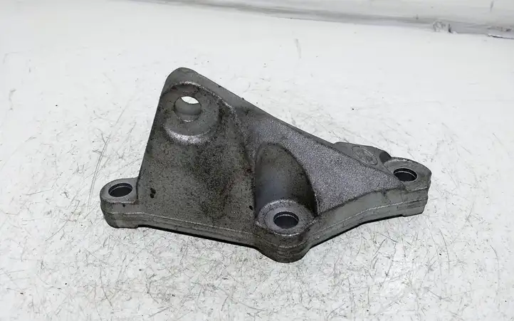 BMW 3 F30 F35 F31 (2012 - 2018) 7810698 Кронштейн топливного насоса — фото 2