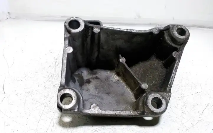 Audi A6 S6 C5 4B (1997 - 2001) 8D0199307 Кронштейн двигателя — фото 2