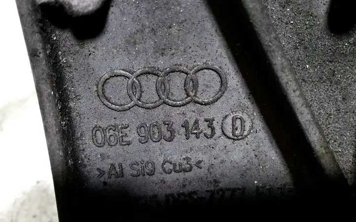 Audi A7 S7 4G (2010 - 2014) 06E903143 Кронштейн генератора — фото 3