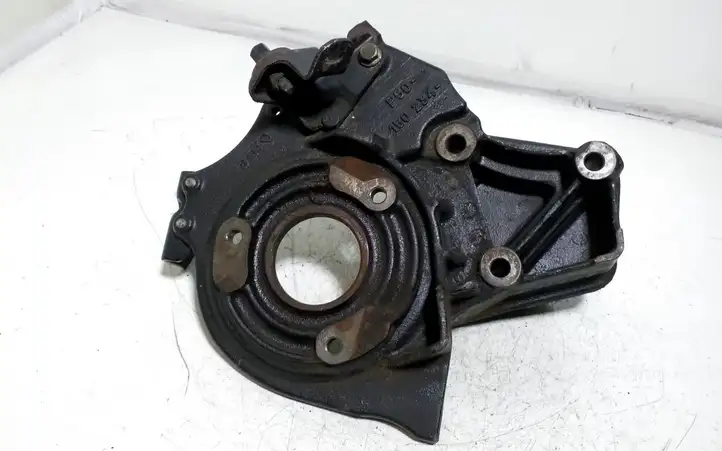 Mitsubishi Carisma (1999 - 2004) 150234 Кронштейн топливного насоса — фото 3