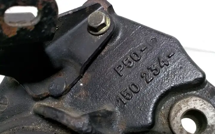 Mitsubishi Carisma (1999 - 2004) 150234 Кронштейн топливного насоса — фото 4