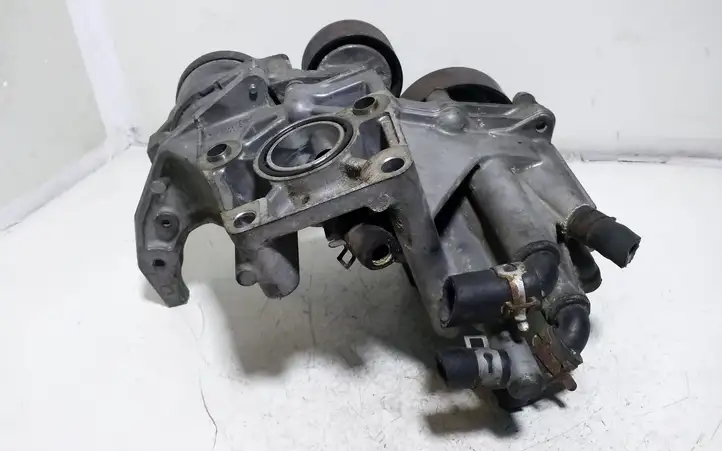 Mazda 6 (2009 - 2012) R2AA15176 Кронштейн генератора — фото 2