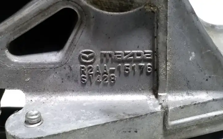 Mazda 6 (2009 - 2012) R2AA15176 Кронштейн генератора — фото 4