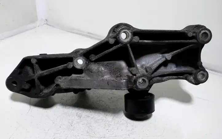 Nissan Primastar (2001 - 2014) 8200462166 Кронштейн генератора — фото 2