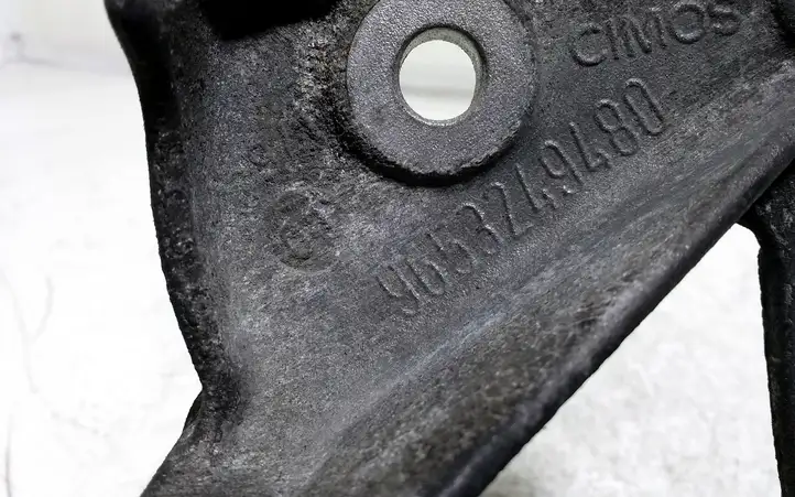 Mazda 5 (2010 - 2016) 9653249480 Кронштейн генератора — фото 3