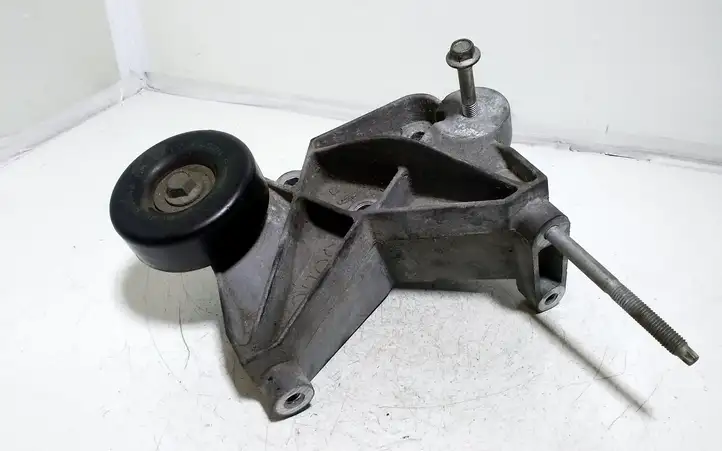 Ford Mustang V (2005 - 2014) 1L5E10239 Кронштейн генератора — фото 3