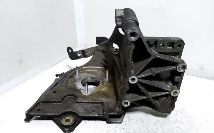 Saab 9-3 Ver1 (1998 - 2005) 55187918 Кронштейн топливного насоса — фото 2