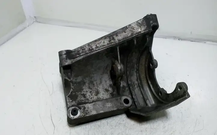 Audi A8 S8 D3 4E (2005 - 2007) 077260885 Кронштейн двигателя — фото 4