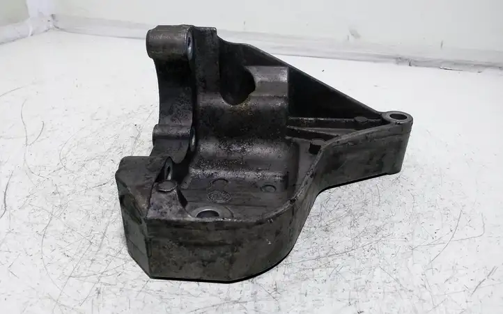 BMW 3 E90 E91 (2005 - 2012) 7794455 Кронштейн насоса ГУР — фото 1