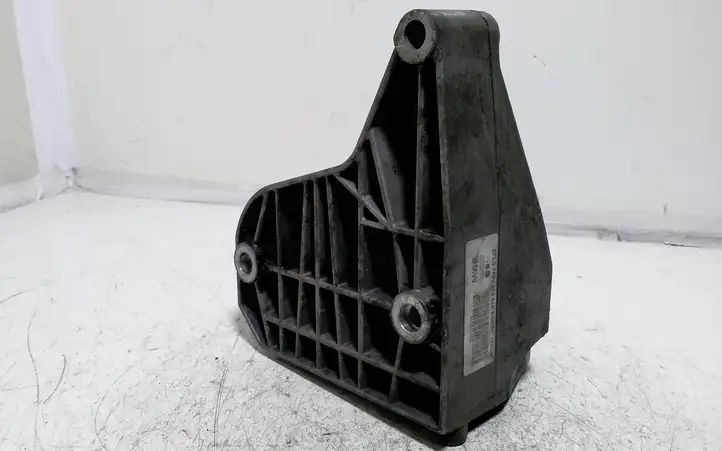 BMW 3 E90 E91 (2005 - 2012) 7794455 Кронштейн насоса ГУР — фото 2