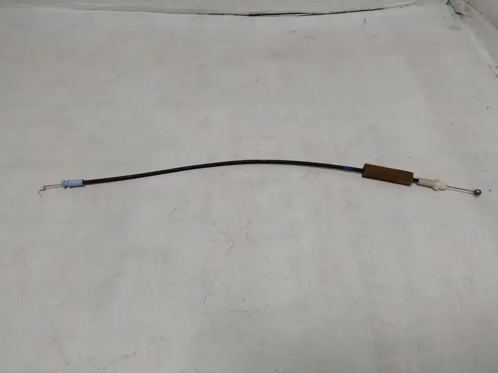Toyota Prius (XW30) (2009 - 2015) Трос замка передней двери — фото 1