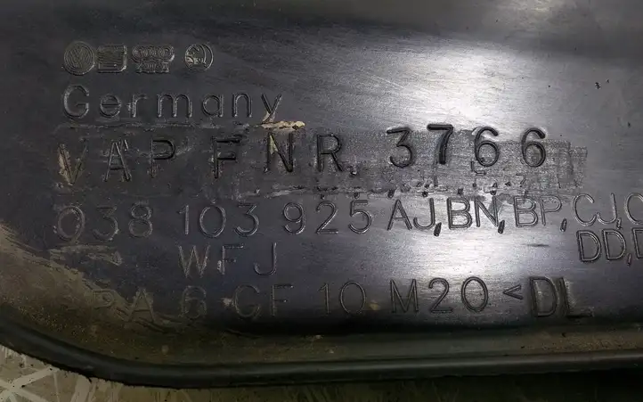Audi A3/S3 8L (2000 - 2003) 038103925 Крышка двигателя декоративная — фото 4