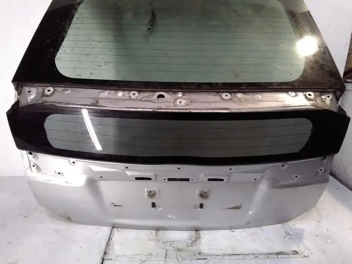 Toyota Prius (XW30) (2009 - 2015) Крышка багажника — фото 6