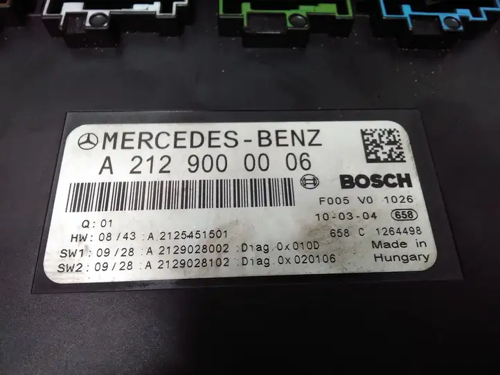 Mercedes-Benz E W212 (2009 - 2016) A2129000006 Блок предохранителей — фото 4