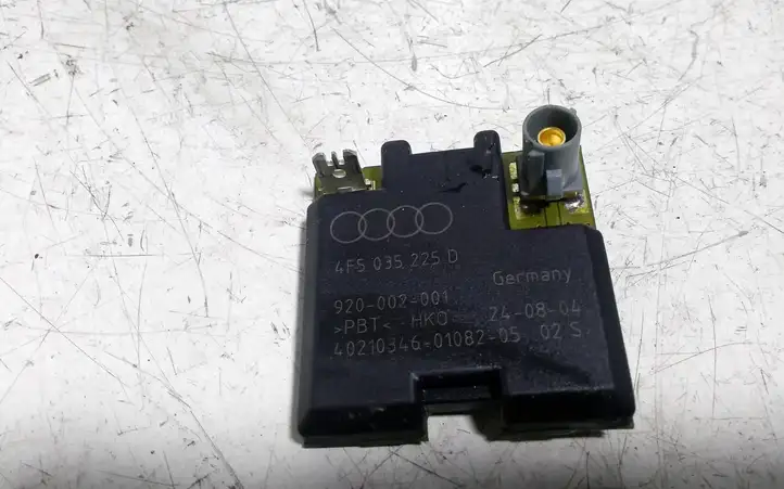 Audi A6 S6 C6 4F (2004 - 2008) 4F5035225D Усилитель антенны — фото 1