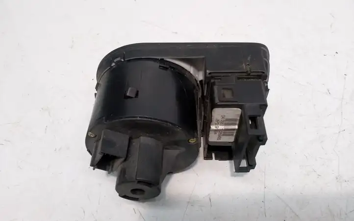 Audi A3/S3 8P (2004 - 2008) 8P2941531L Включатель фонарей — фото 3
