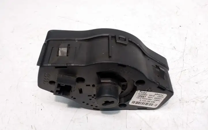 Audi A4 S4 B8 8K (2007 - 2011) 8K0941531G Включатель фонарей — фото 3