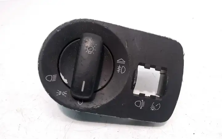 Audi A3/S3 8P (2003 - 2005) 8P2941531A Включатель фонарей — фото 1