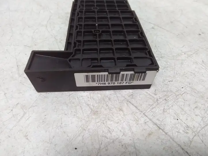 Volkswagen Transporter - Caravelle T5 (2003 - 2009) 7H6970187FD Блок предохранителей — фото 3