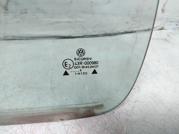 Volkswagen Bora (1998 - 2005) Форточка двери — фото 3