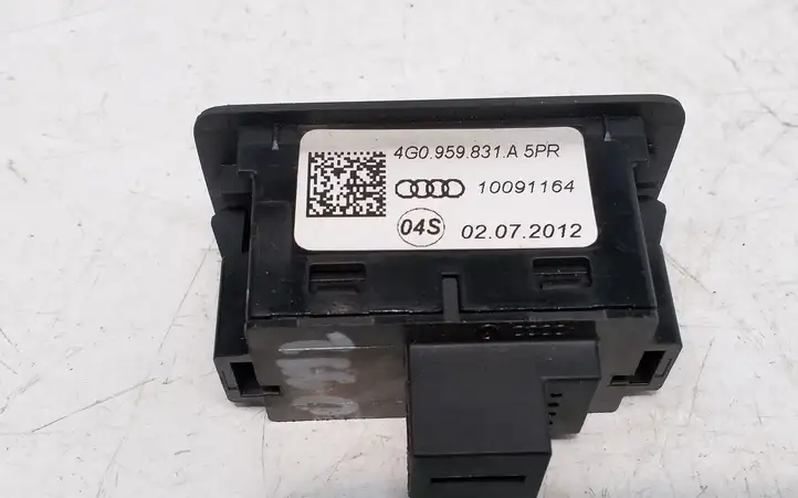 Audi A7 S7 4G (2010 - 2014) 4G0959831A Кнопка закрытия крышки багажника — фото 2