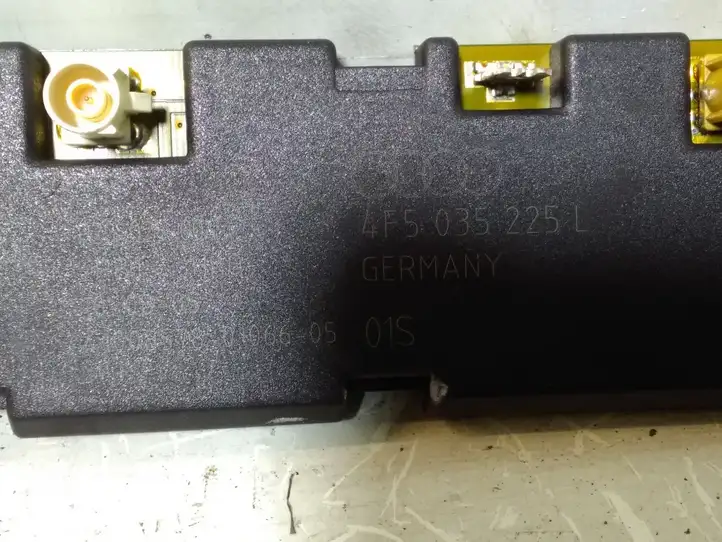 Audi A6 S6 C6 4F (2004 - 2008) 4F5035225L Усилитель антенны — фото 3